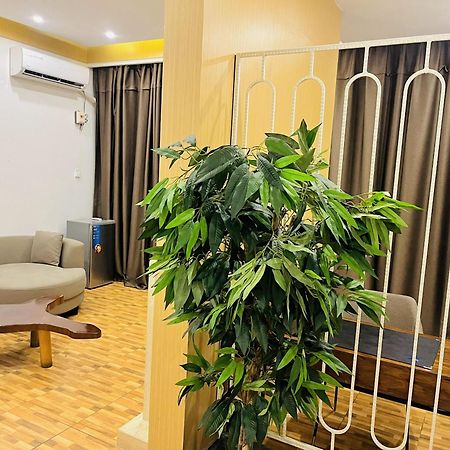 H&H Hotel Киншаса Экстерьер фото